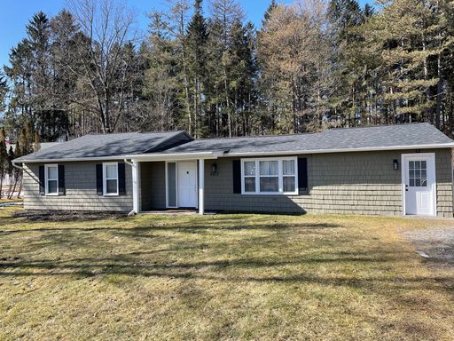 Single-Family Rental in Cazenovia - Move In Ready!