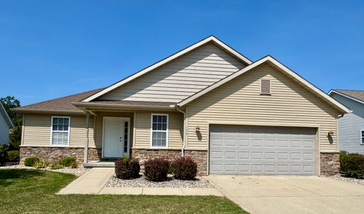 3 Bed 2 Bath Rental at 2855 Blue Heron Court, Warsaw, IN – photo 1