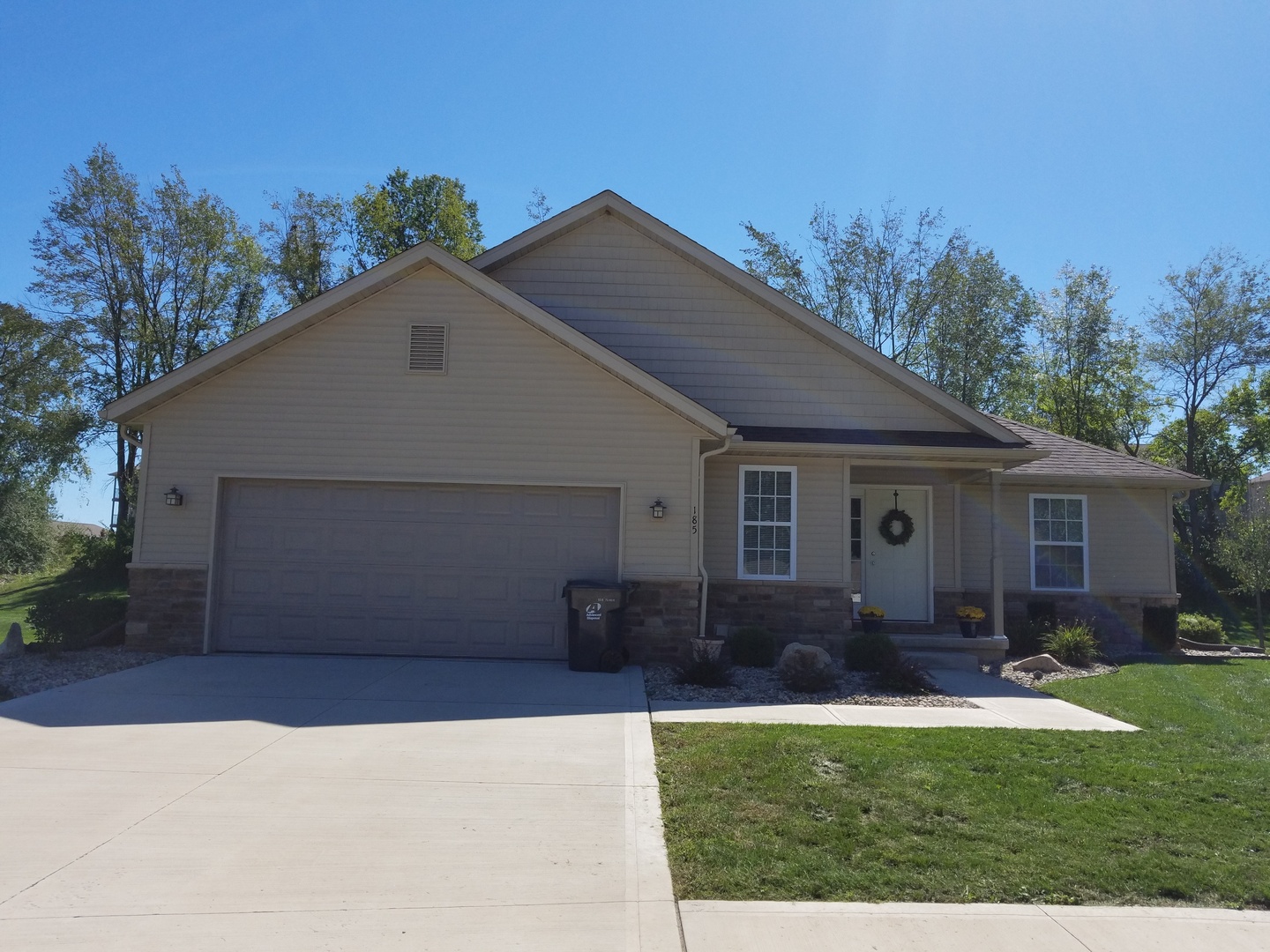 Warsaw Apartment: 101 Briar Ridge Circle