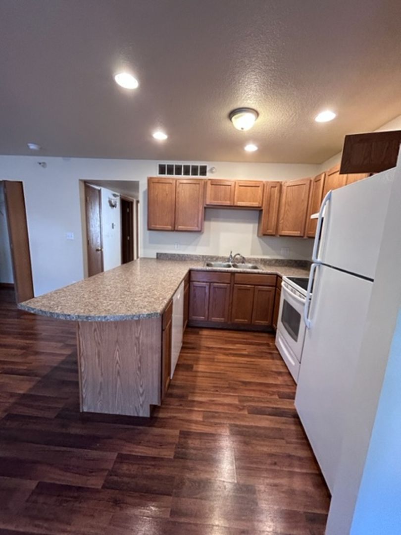 Laporte Apartment: 200 Plymouth Lane