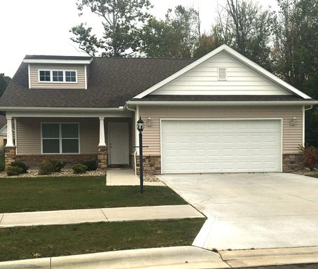 3 Bed 2 Bath Single Family Home with a 2-Car Attached Garage – photo 1