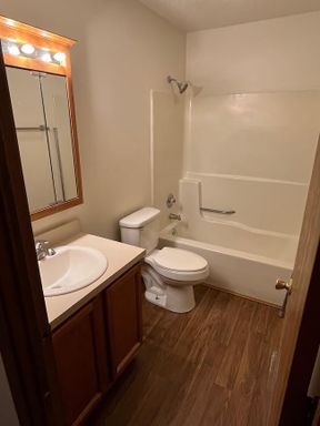 1332 Holloway Drive, Apt 87, Plymouth, IN 46563