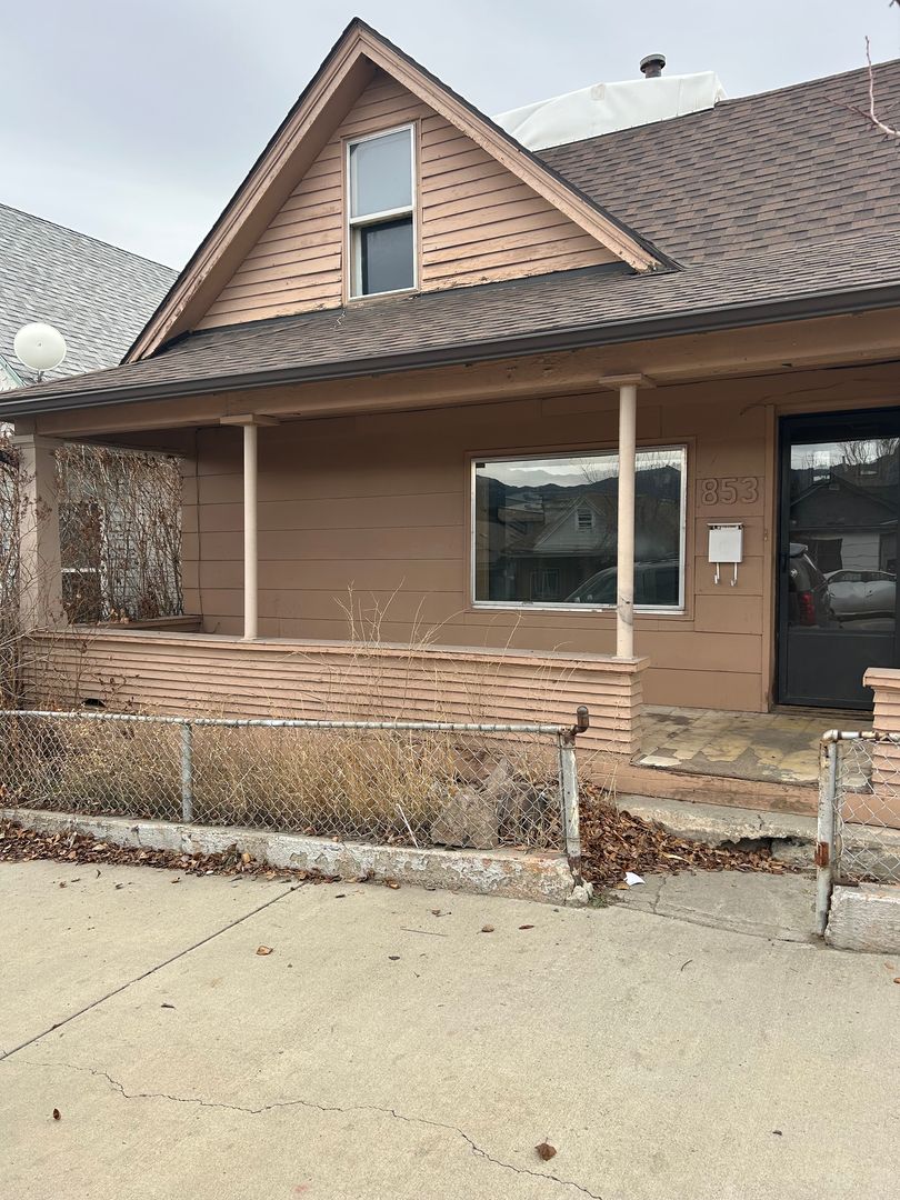 Butte House: 853 S Main