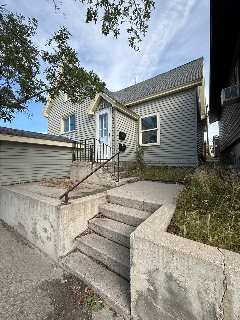 Butte Apartment: 433 W Iron