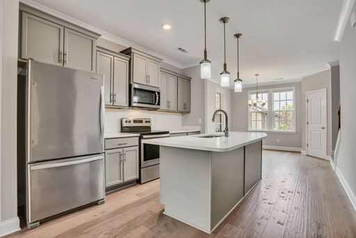 Beautiful 2 bed 2.5 bath Home in West End!! – photo 1
