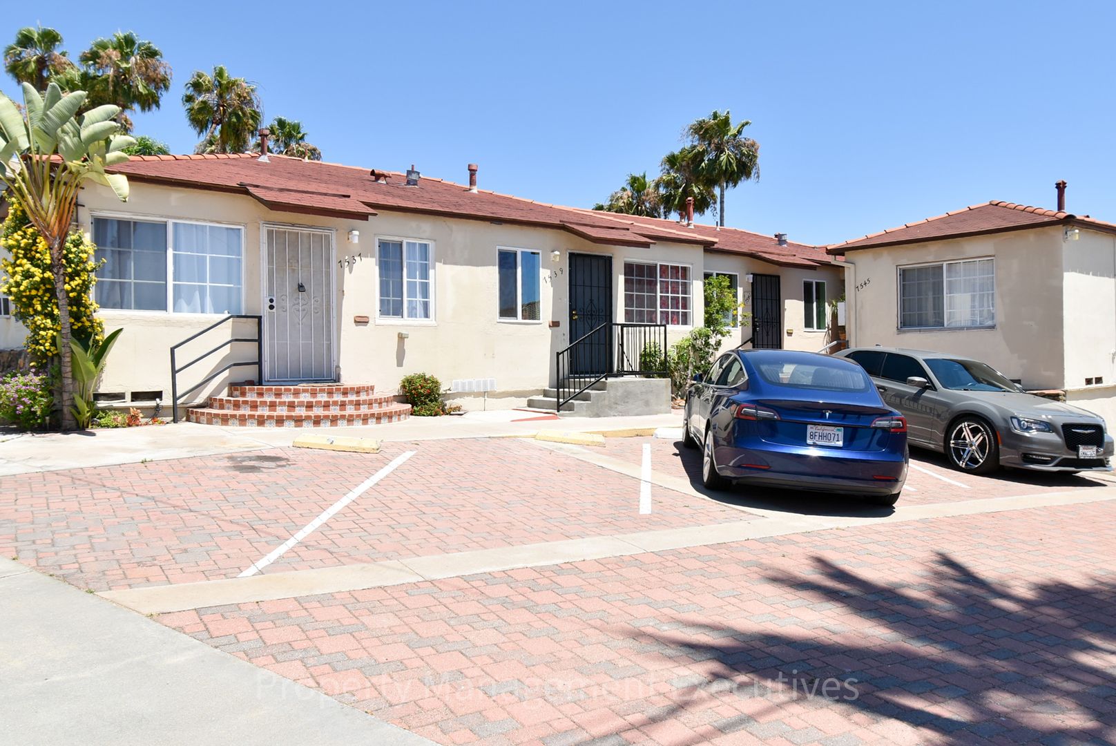 La Mesa Multiplex: 7541 High Street