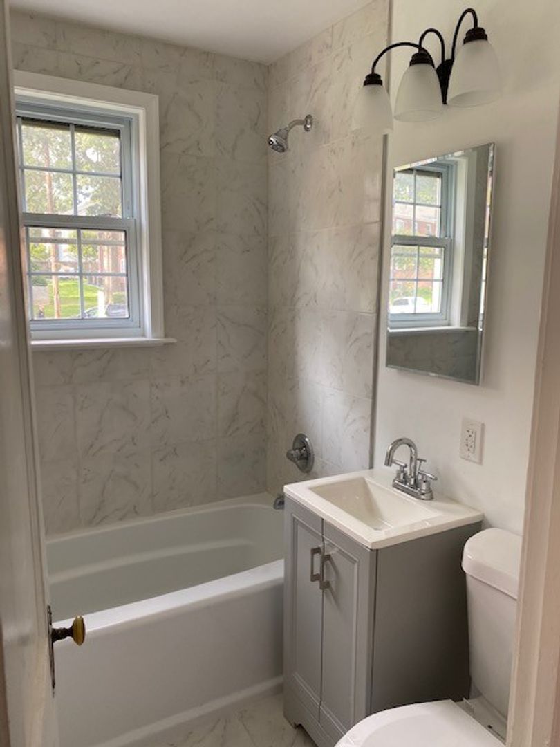 Arlington Apartment: 5712 Washington Blvd