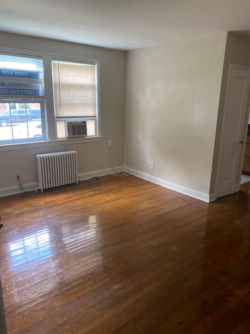 Arlington Apartment: 5720 Washington Blvd
