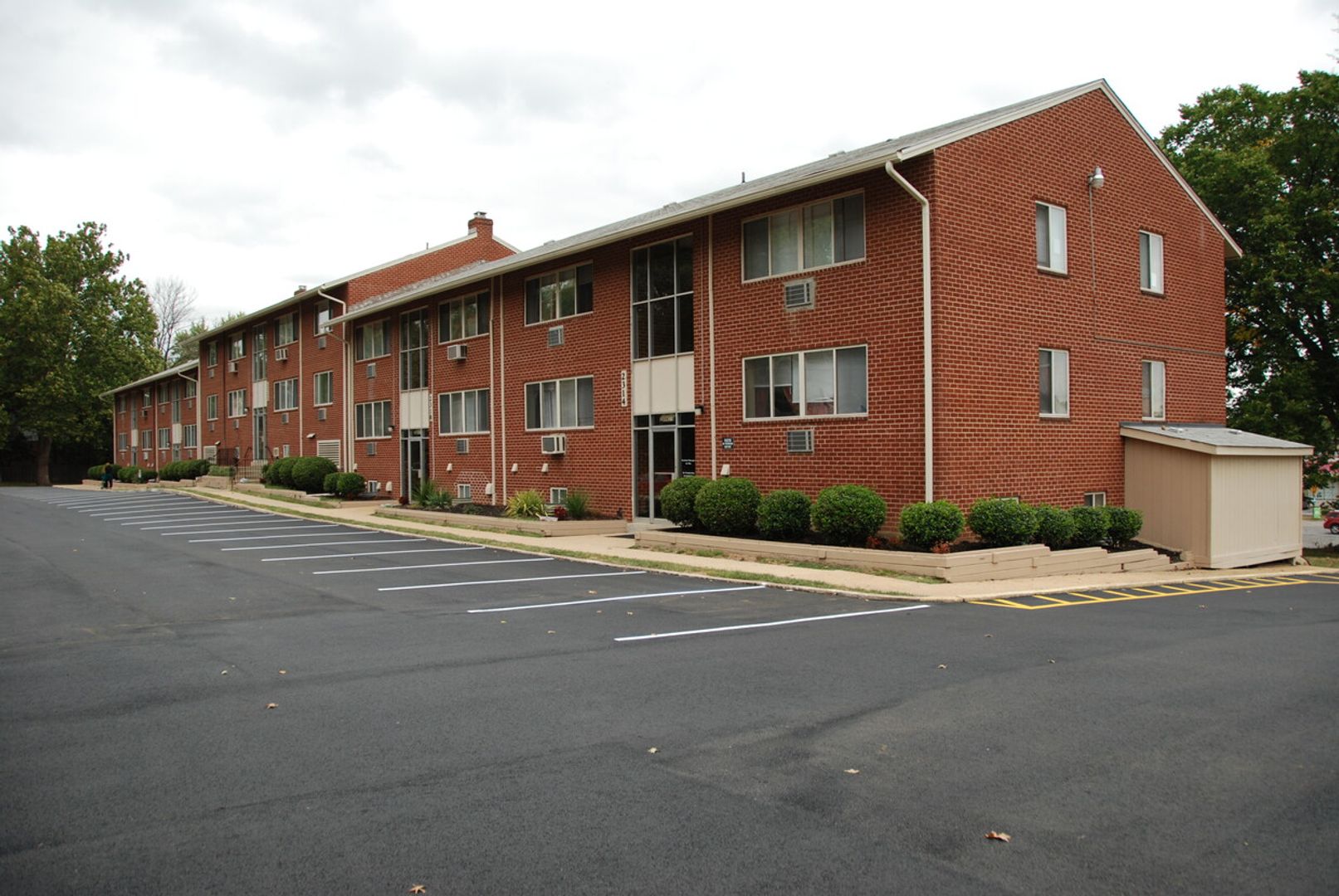 Alexandria Apartment: 2314/2318/2322/2326/2330-Glendale Terrace -