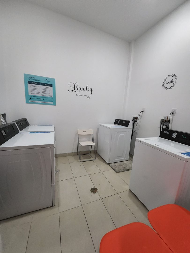 Newark Apartment: 556 Market Street