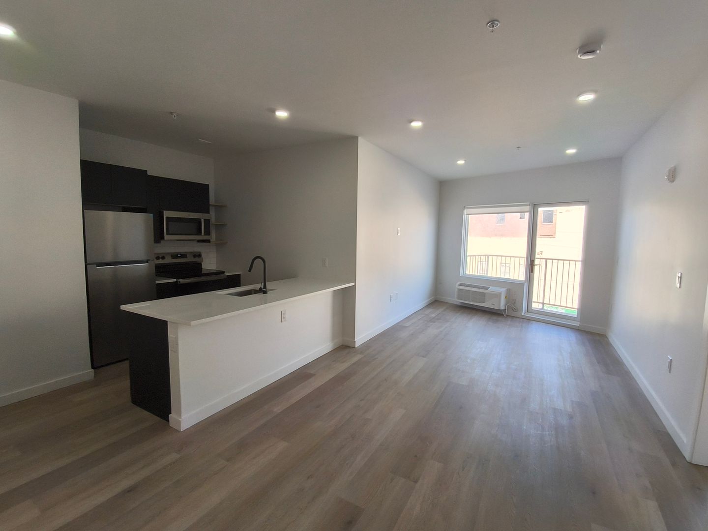 Newark Apartment: 486 Market Street