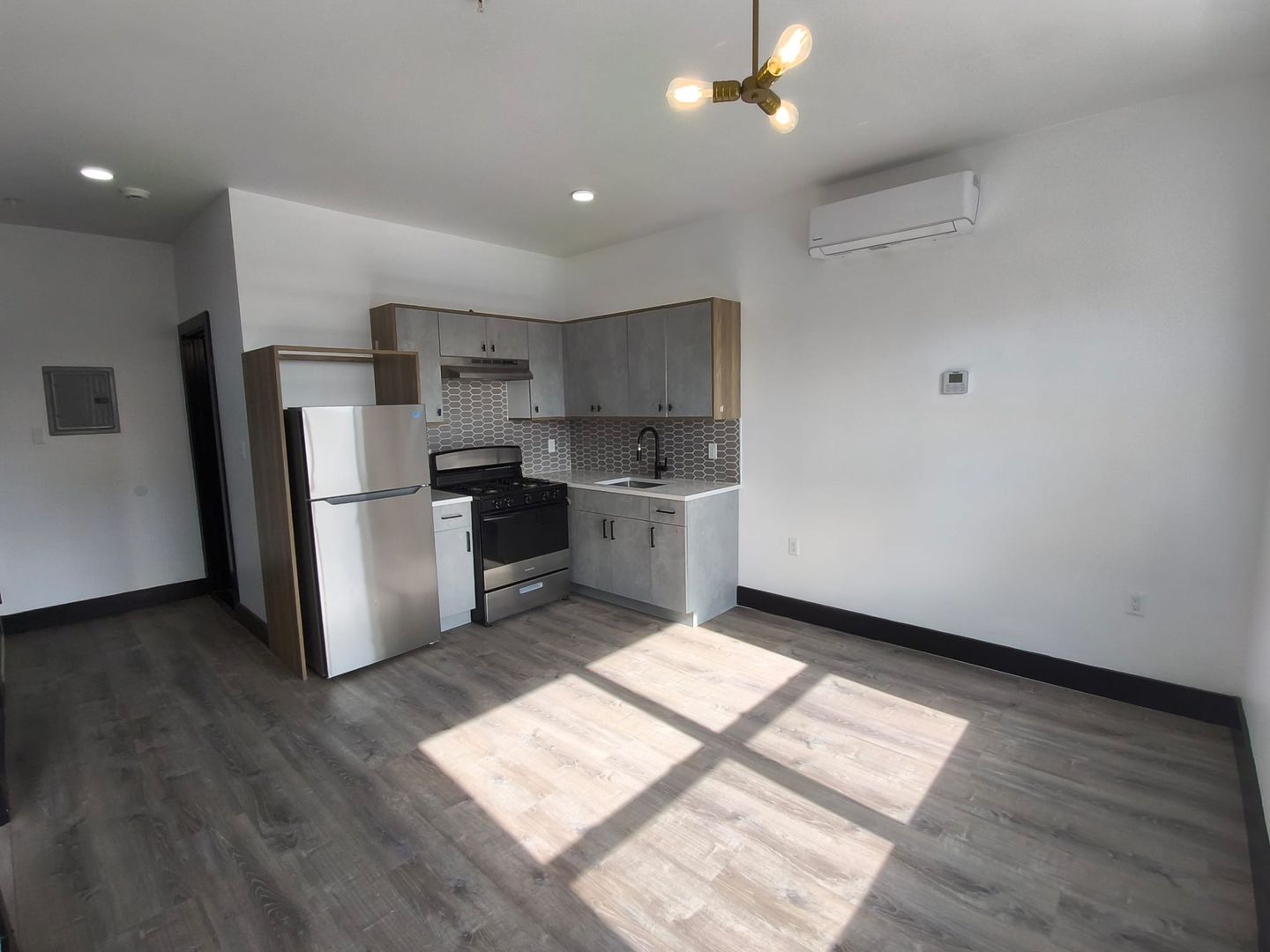 Newark Apartment: 11 Thomas Street