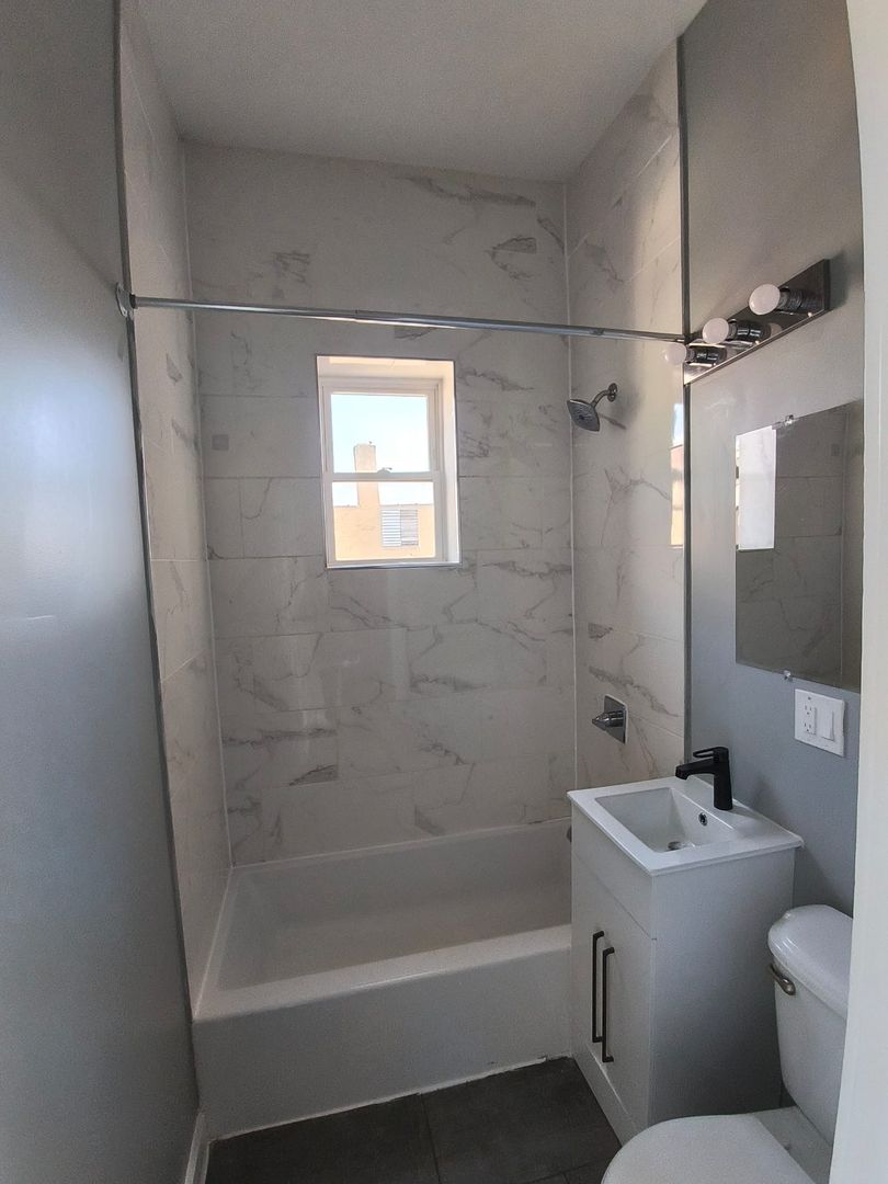 Newark Apartment: 98 Clinton Ave