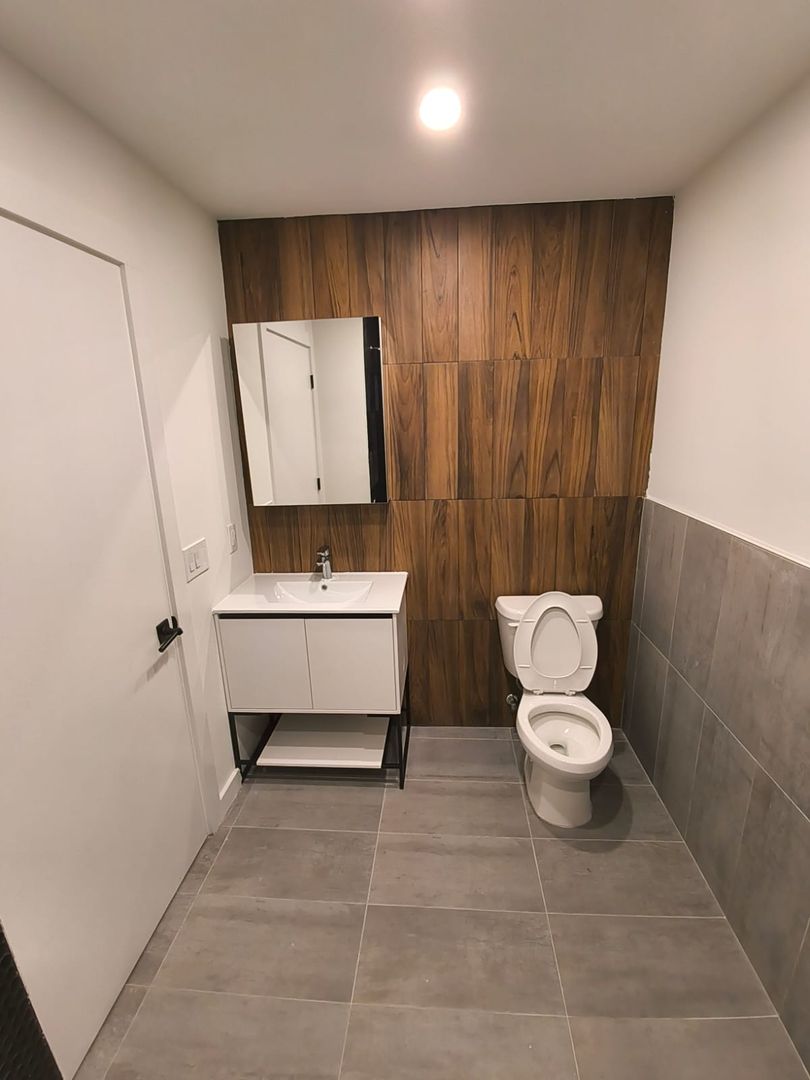 Newark Apartment: 502 Market Street