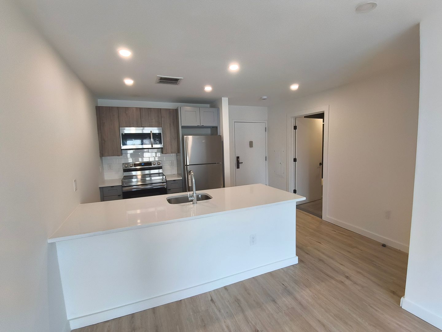 Newark Apartment: 502 Market Street