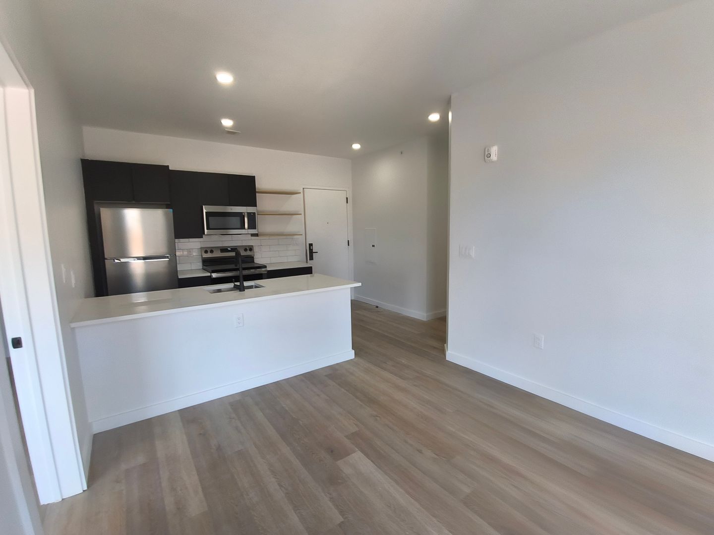 Newark Apartment: 486 Market Street