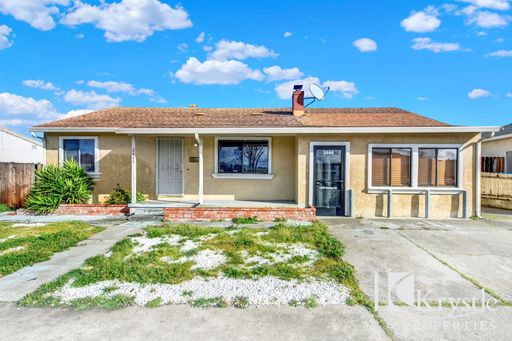 Charming Cottage in Vallejo Near to Shopping Center and Freeway – photo 1