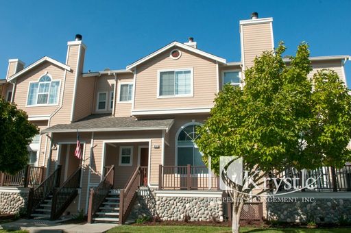 Beautiful Benicia Townhome with Amazing water views