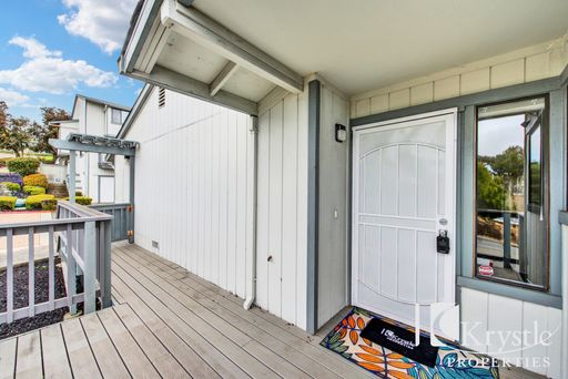 Beautiful 3 Bed 2.5 Bath Condo with Amazing View – photo 1