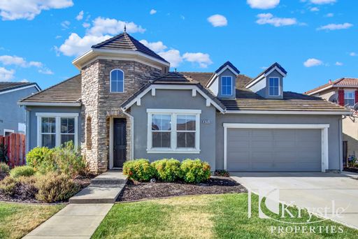 Over 3,100 Sq Ft of Comfort — 5BR Vacaville Home with Gardener Included – photo 1