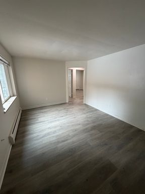 Spacious First Level 1 Bedroom, 1 Bath Apartment near Ruby Hill Park and easy access to Sante Fe Blvd! – photo 1