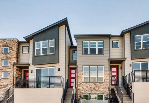 Updated Townhouse in Castle Rock – photo 1