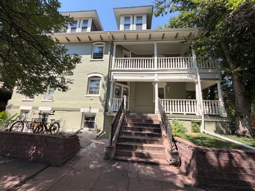 1 Bedroom 1 Bathroom Apartment in Historic style apartment near Cheesman Park – photo 1