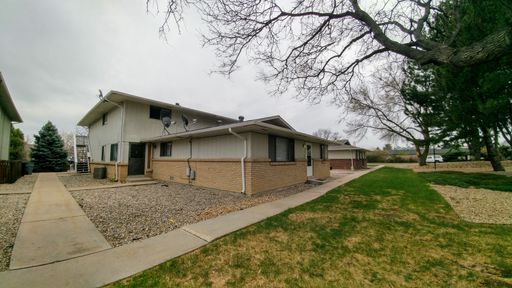 2 Bed 1 Bath Rental at 2330 Wedgewood Ave #13-D, Longmont, CO – photo 1