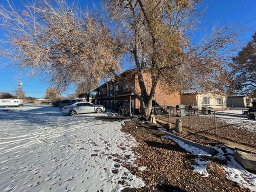 1 Bedroom 1 Bathroom Apartment in Aurora – photo 1