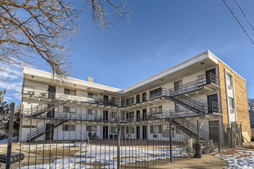 "Charming 2-Bed Gem in Aurora – Cozy 600 Sq Ft Retreat at 1600 Geneva St!" – photo 1