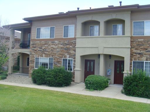 2 Bedroom 2 Bath Townhome in Longmont – photo 1