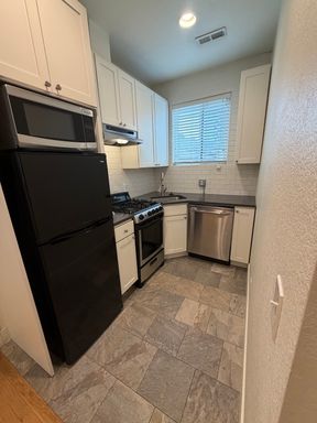 Charming 1bedroom Apartment Near Sloan’s Lake, Dining & Downtown Denver – photo 1