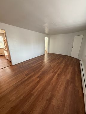 Awesome 1st Floor 2 Bedroom, 1 Bath Apartment available now close to S Platte Drive for easy commute! – photo 1