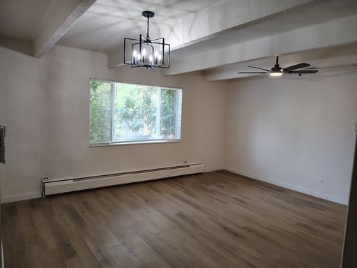 Bright & Spacious 1-Bedroom in Aurora – 750 Sq Ft First Floor Gem – photo 1