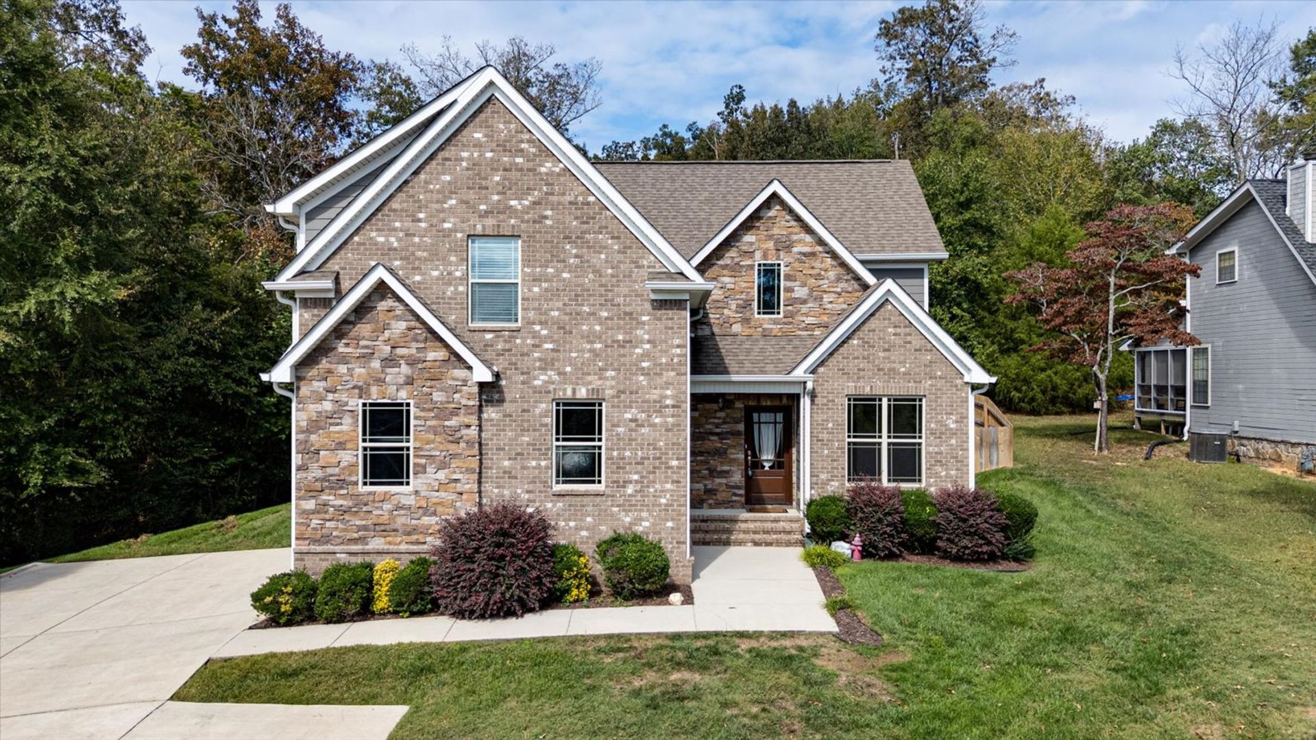 Move-In Ready Luxury in Island Point Estates