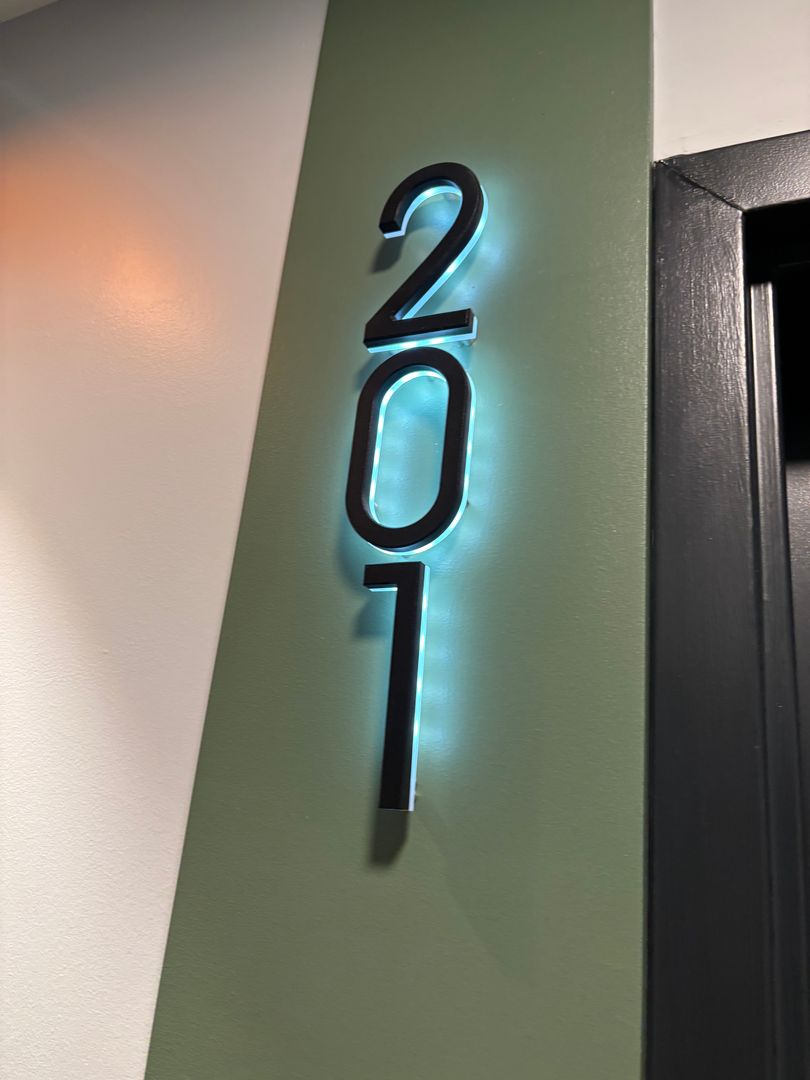 Washington Apartment: 1324 North Capitol Street