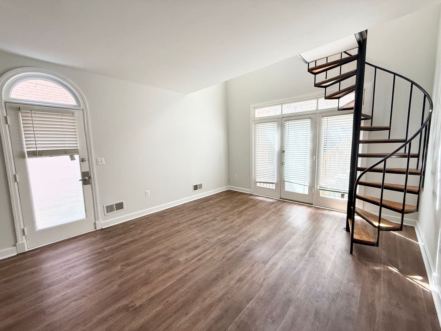 Baltimore Apartment: 506 W Franklin street
