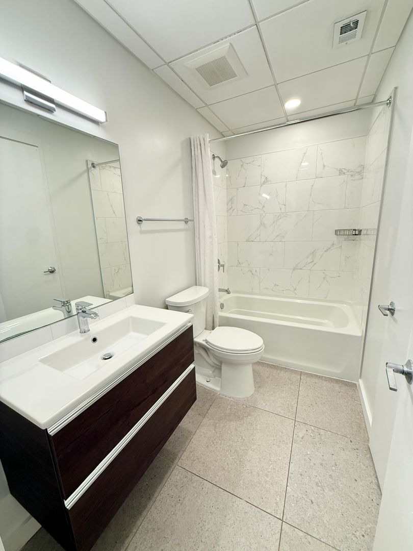Washington Apartment: 1324 North Capitol Street