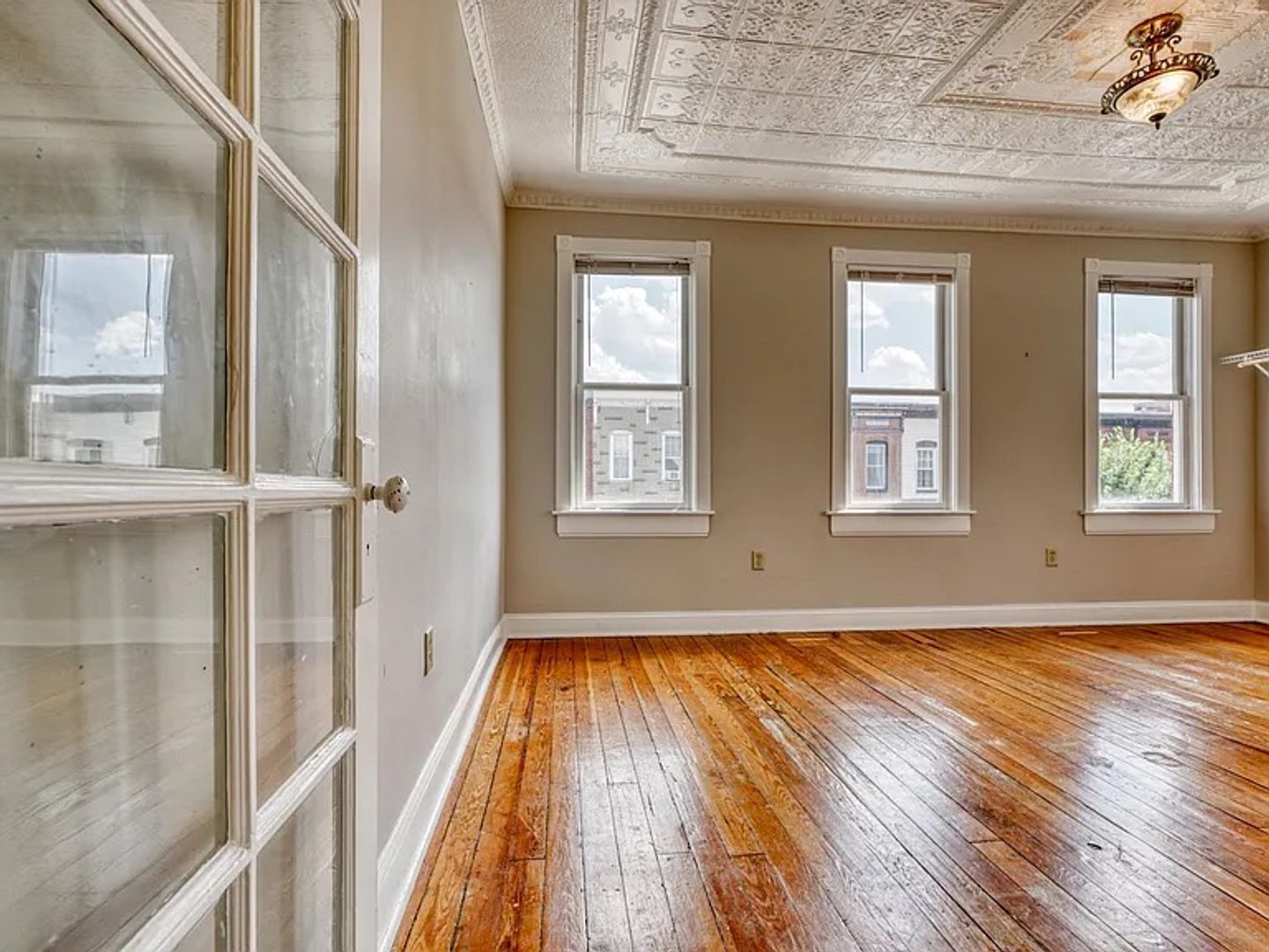 Baltimore Apartment: 3300 E Baltimore Street