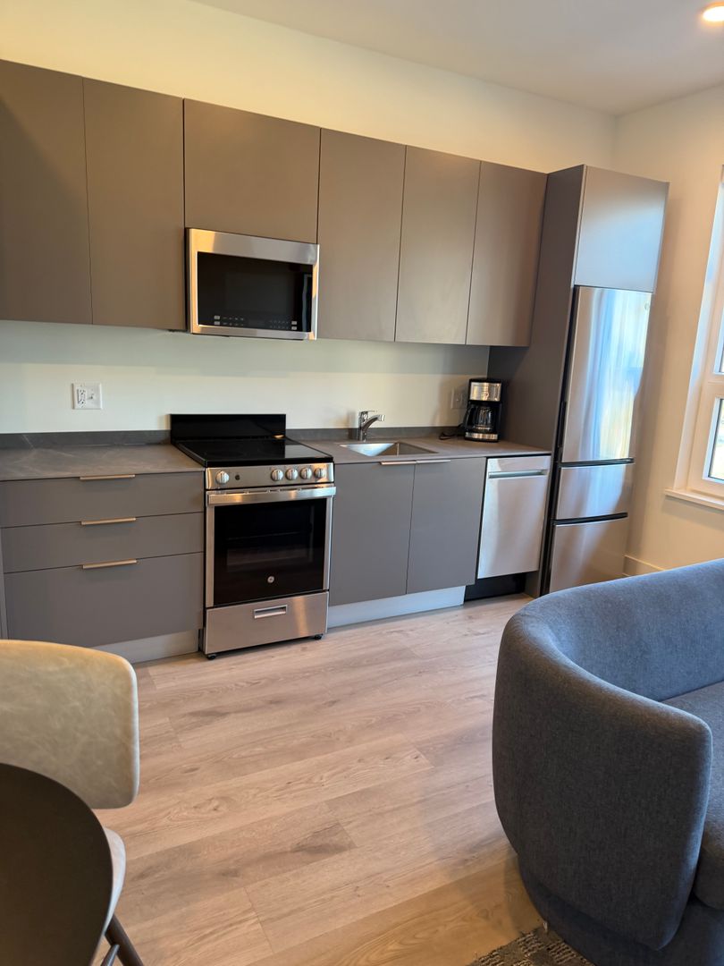 Washington Apartment: 1324 North Capitol Street
