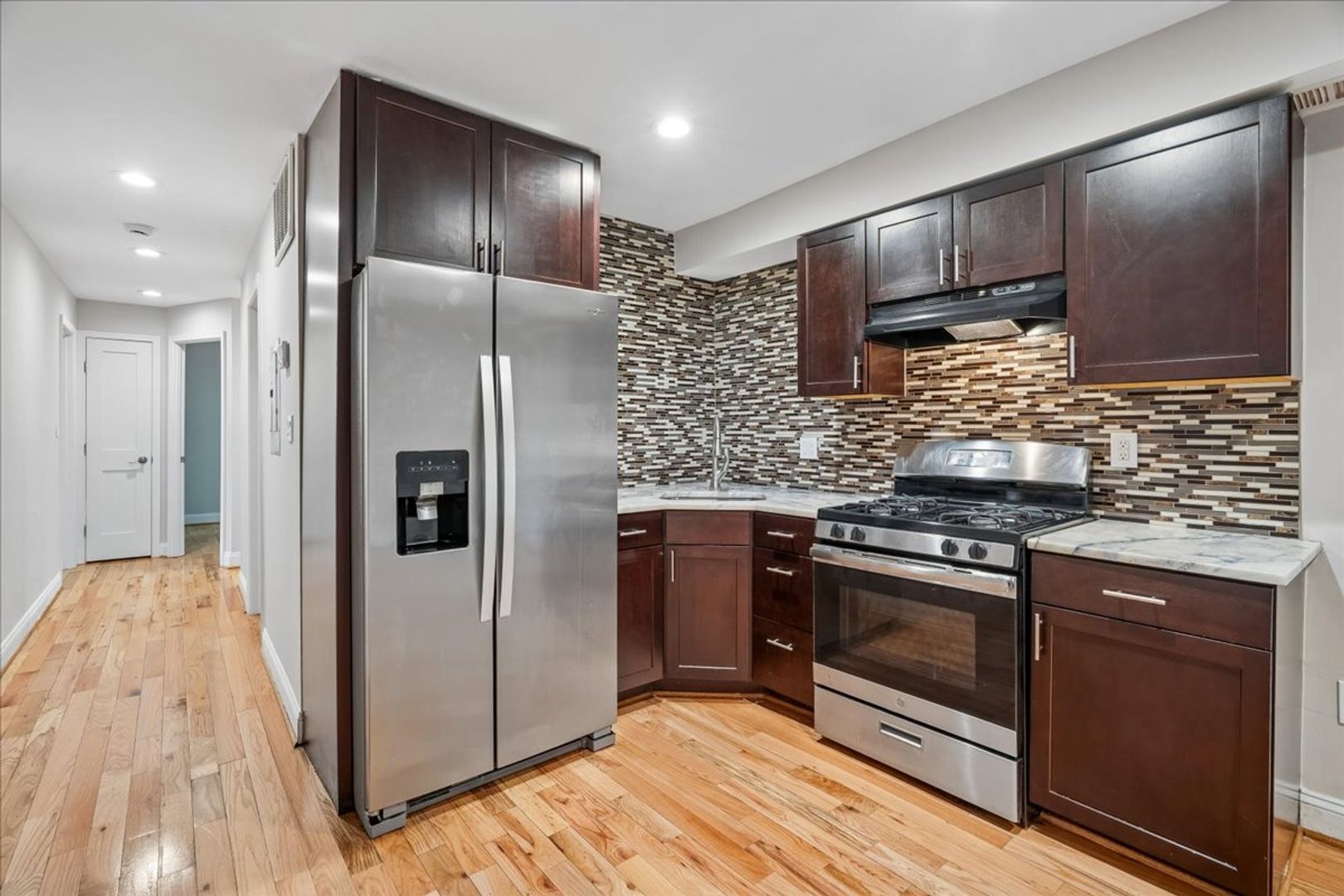 Washington Apartment: 1616 27th Street SE