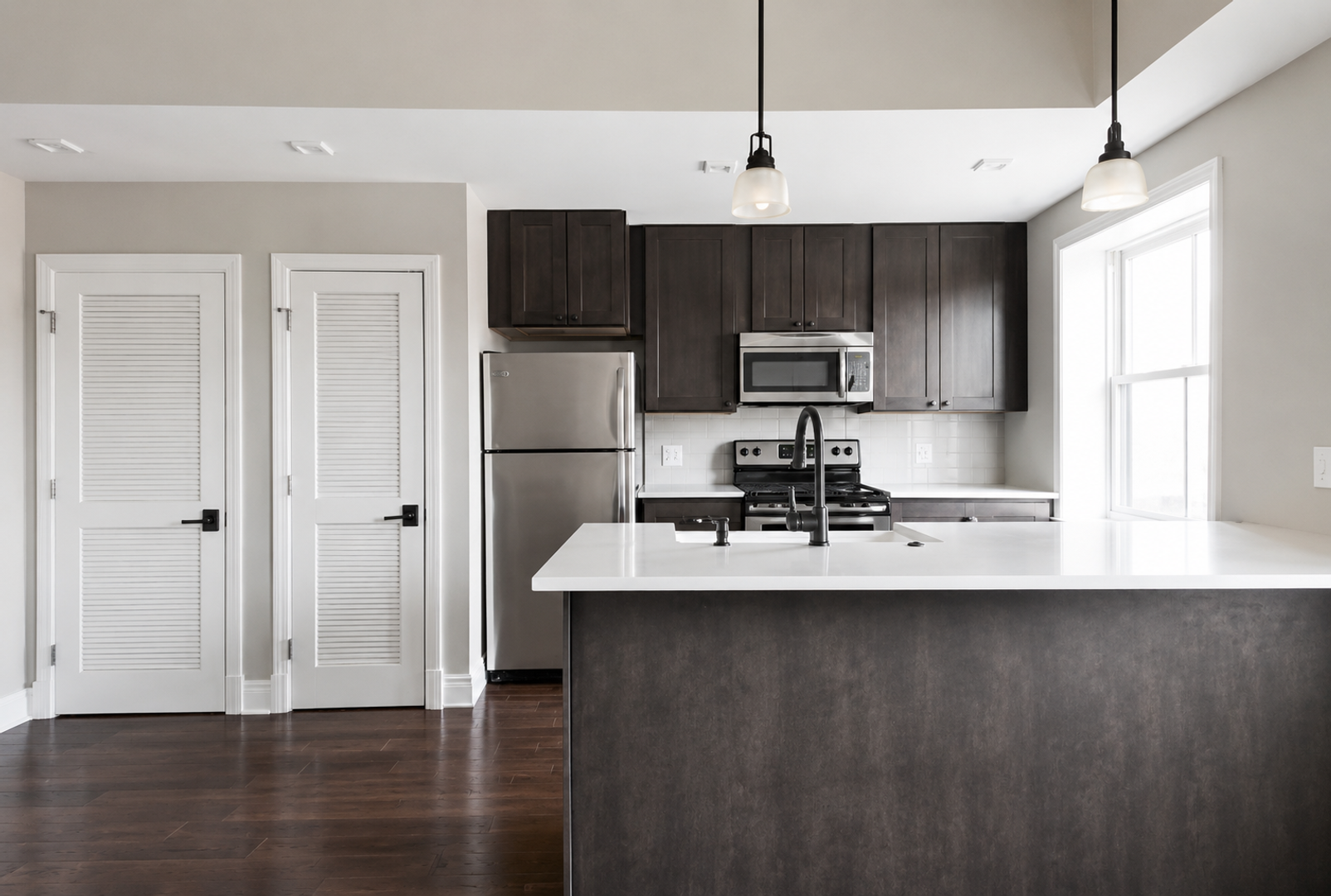 Washington Apartment: 10 Florida Avenue