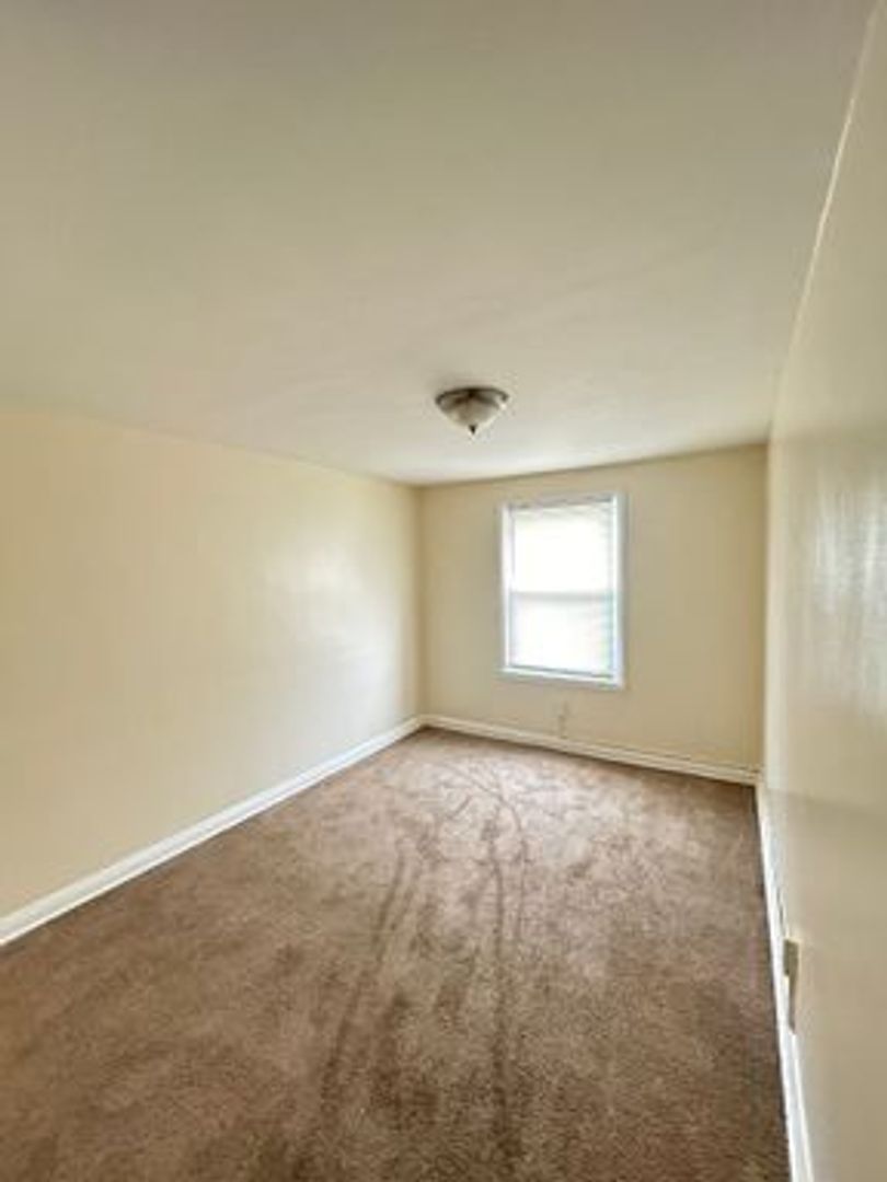Baltimore Apartment: 7525 Lange Street