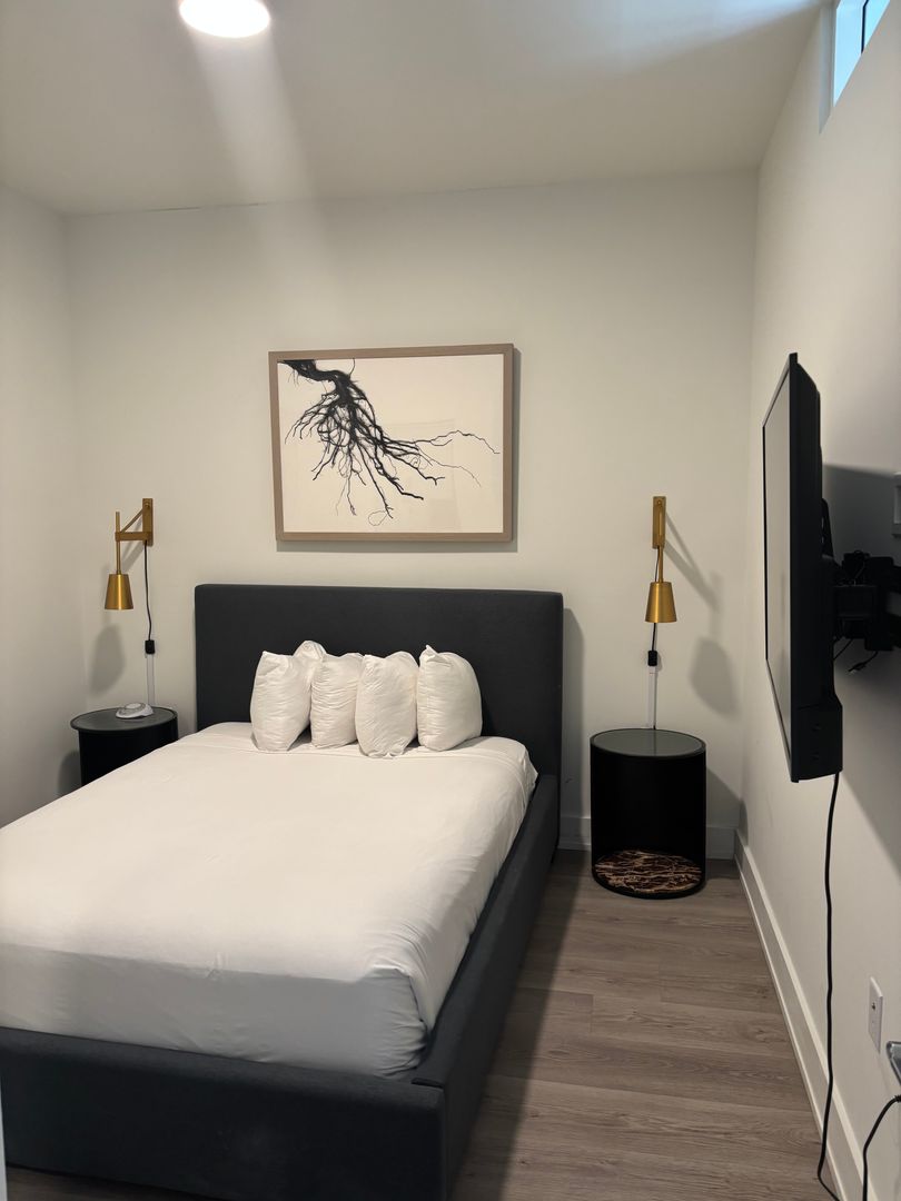 Washington Apartment: 1324 North Capitol Street