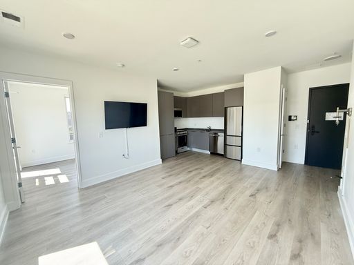 Penthouse 2 Bed 2 Bath with Two Private Balconies, View of the Capitol – photo 1