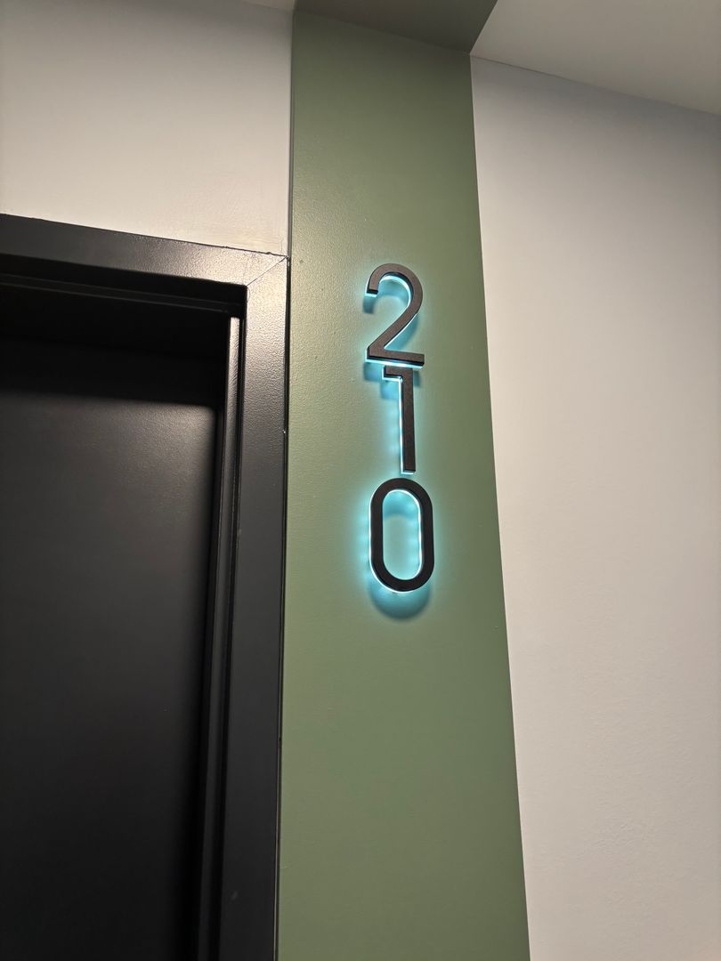 Washington Apartment: 1324 North Capitol Street