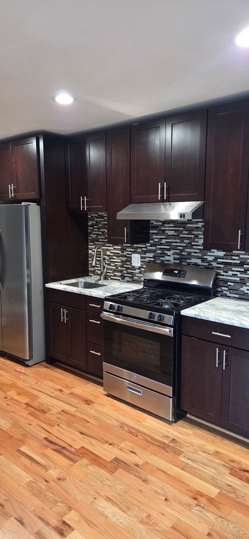 Washington Apartment: 1616 27th Street SE