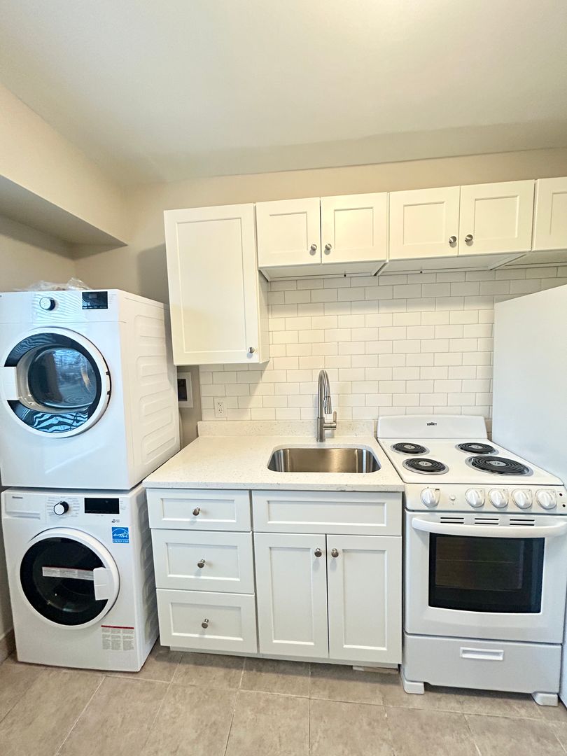 Dundalk Apartment: 2104 Willow Springs Road