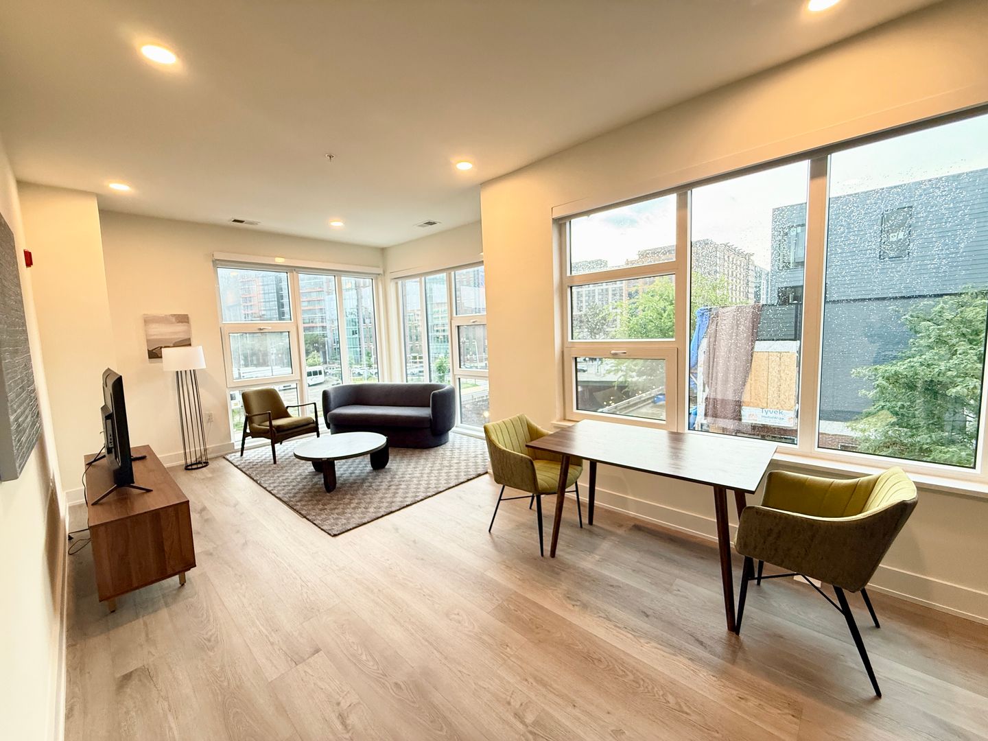 Washington Apartment: 1324 North Capitol Street