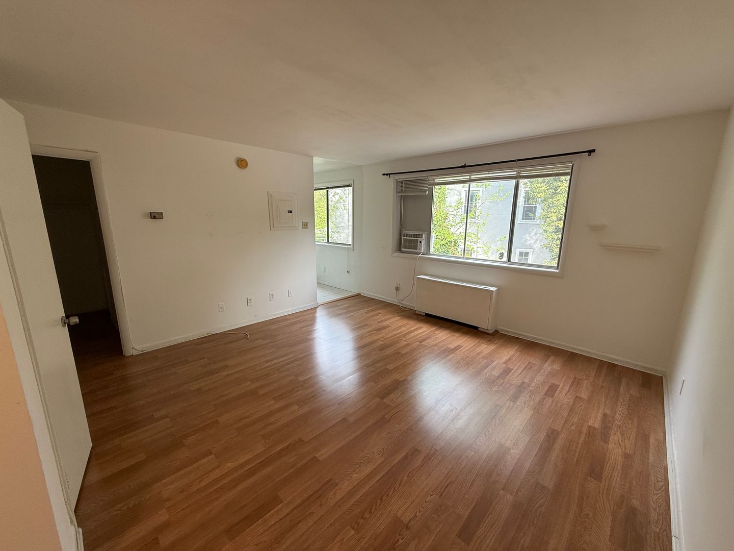 Washington Apartment: 4455 Macarthur Blvd NW
